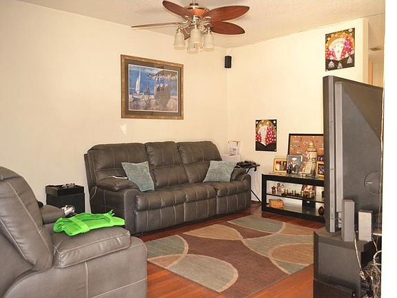 3rd image of 721 Palmway St