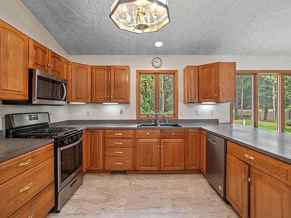 5th image of 8270 Huff Rd