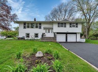 807 Bonnie Brae Dr, Downers Grove, IL 60516