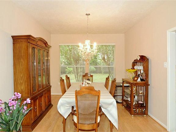5th image of 207 Carmichael Ct