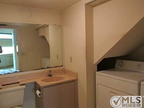 4th image of 3873 Victoria Dr