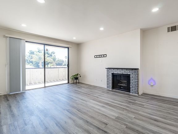 3rd image of 19029 Nordhoff St Unit 205