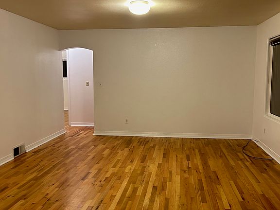 3rd image of 201 Kensington Ave