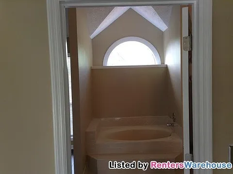 1633 Oak Chase Ct — Photo 18