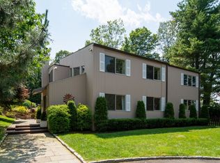 17 Ferry Ln, Westport, CT 06880