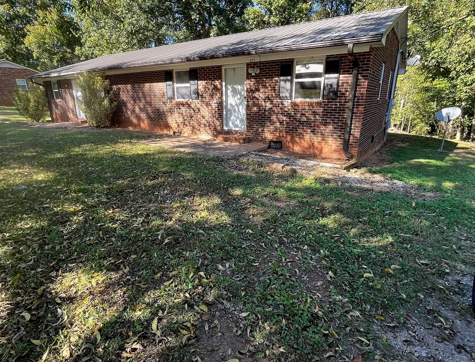2 bed, $900 — Photo 1