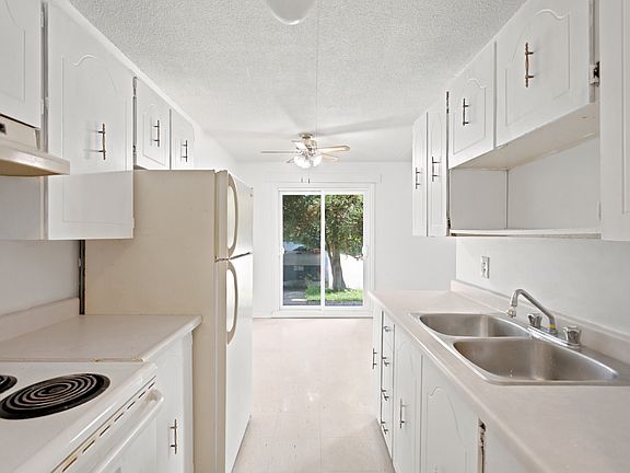 3rd image of 334 Dacey Rd