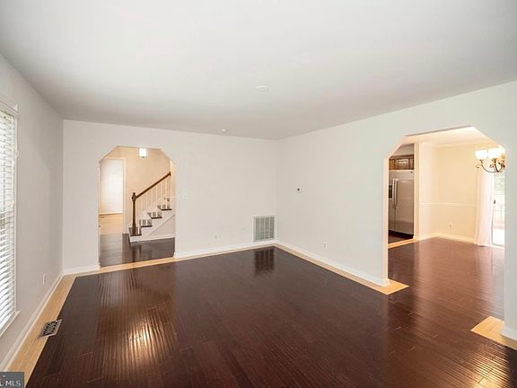 2nd image of 13 Franklin St