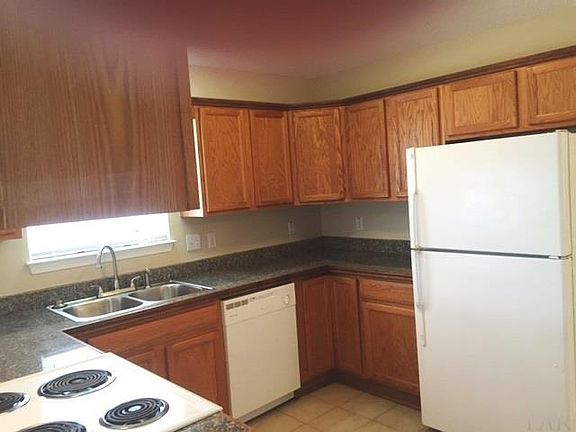 2nd image of 5591 Huntleigh Pl