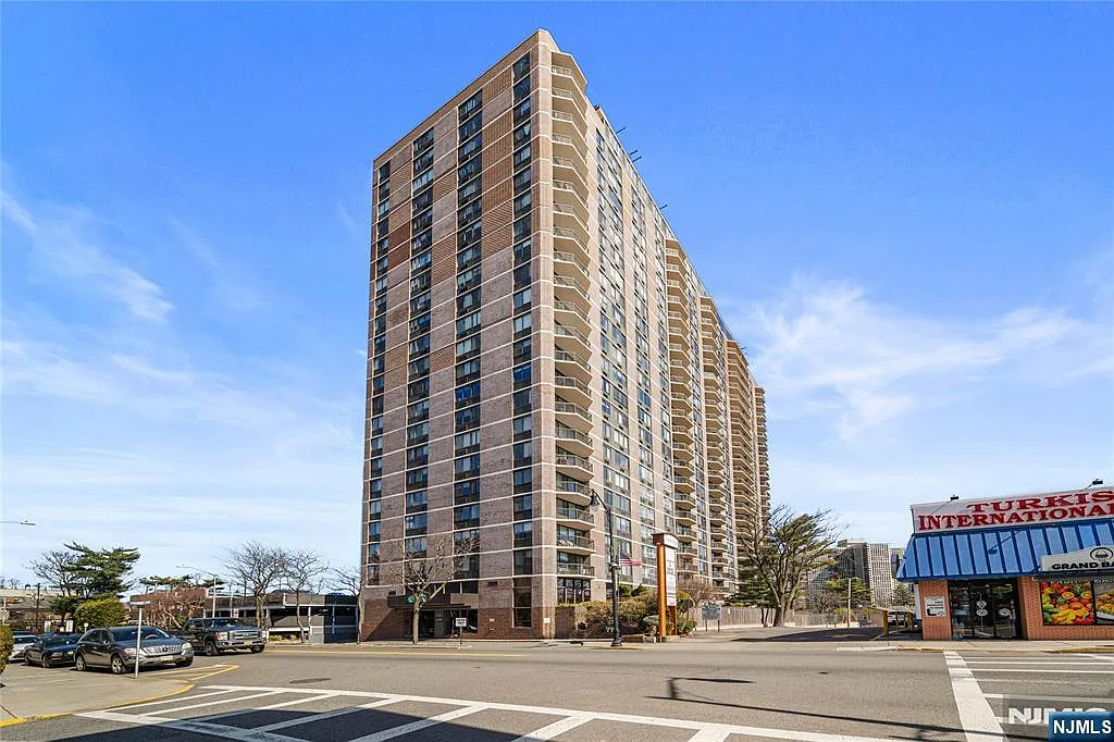 770 Anderson Ave APT 23M photo 1