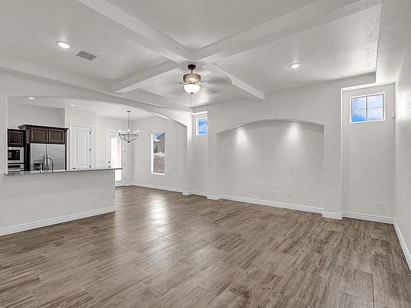 4th image of 380 Frodsham St