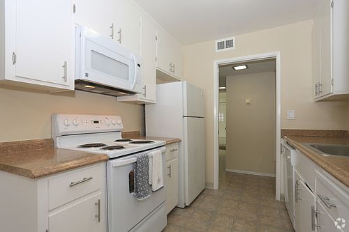 1st image of 806 Coleman Ave