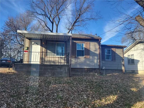 502 S Forest Ave, Sugar Creek, MO 64054