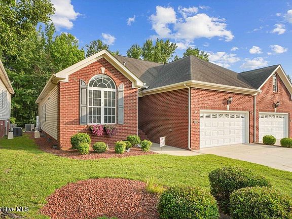 3rd image of 208 Commonsgate Drive