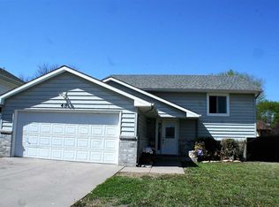 48 E Arnold Dr, Augusta, KS 67010