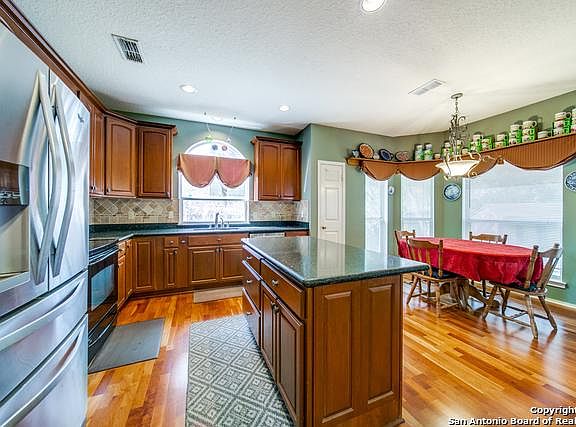 5th image of 1239 Earlston Dr