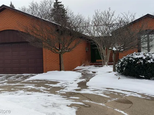 13770 Canterbury Dr, Sterling Heights, MI 48312
