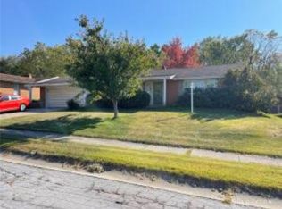 3155 Meadow Wood Dr, Springfield, OH 45505