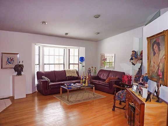 2nd image of 7317 Meadowridge Cir #1