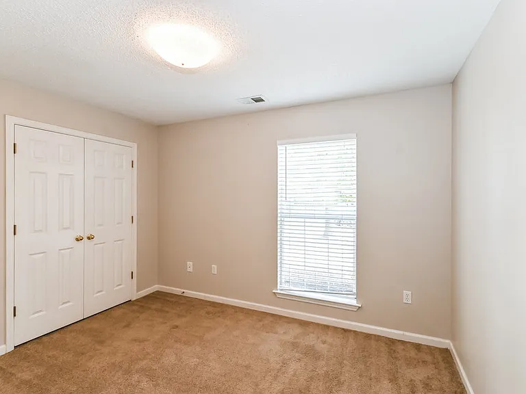 1935 Crescent Ln — Photo 12