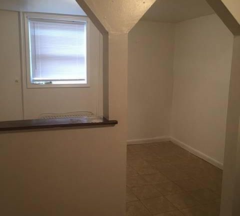 3rd image of 28 Scott Ave