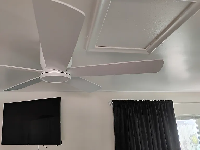 Fan/TV/Lighting