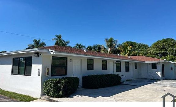 3rd image of 465 NE 139th St #461