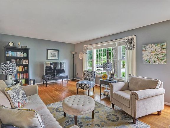 3rd image of 2303 Lashley Ln