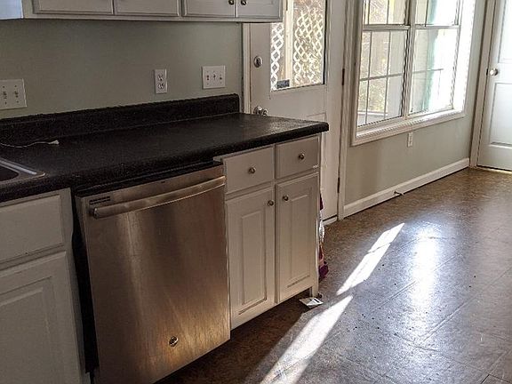 5th image of 134 Gardenia St