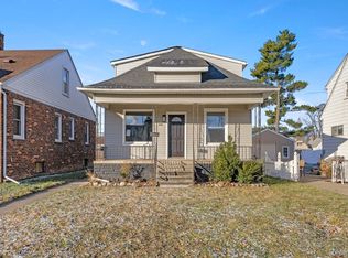 926 7th St, Wyandotte, MI 48192