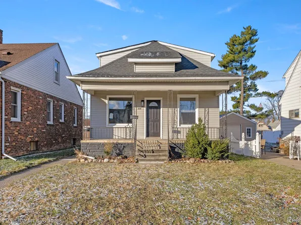 926 7th St, Wyandotte, MI 48192