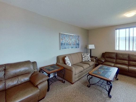 3rd image of 122 Brewster Dr