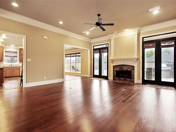3rd image of 6330 Bayou Xing