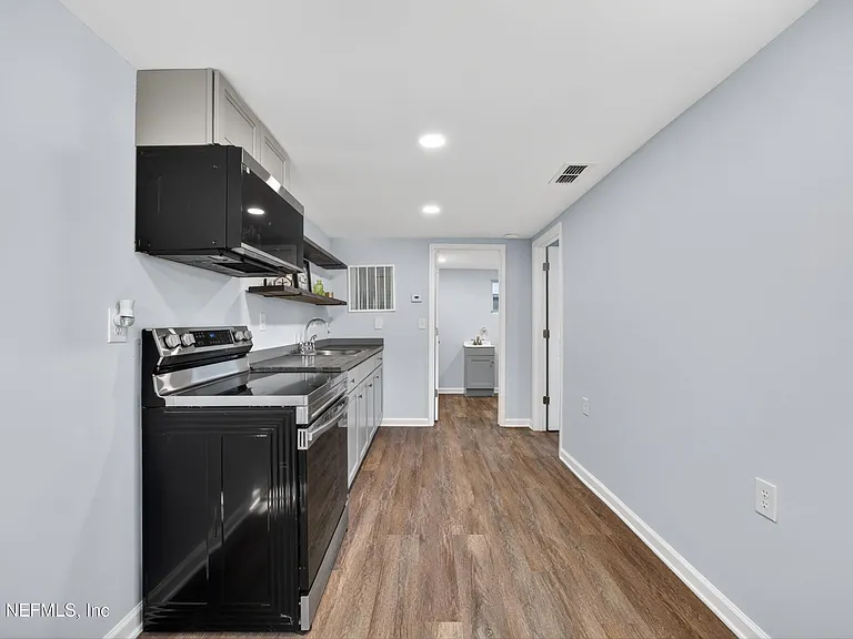 4660 French St — Photo 33