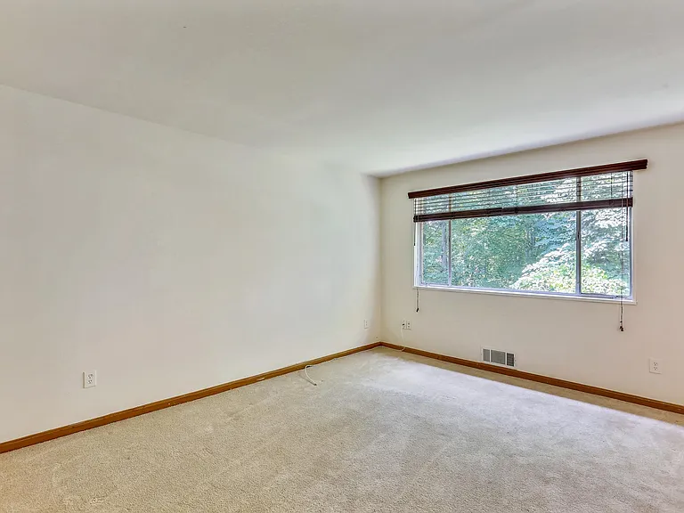 10412 Montrose Ave #202 — Photo 17