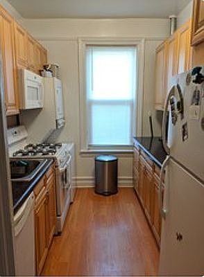 2nd image of 3215 Cambridge Ave Floor 1
