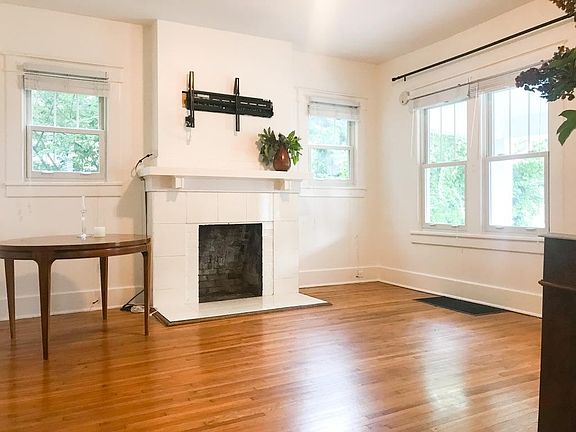 2nd image of 1702 Bernard Ave