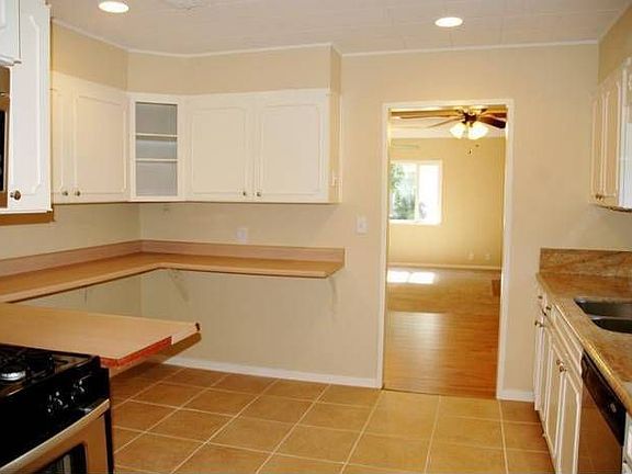 5th image of 3809 Jeffrey Ave