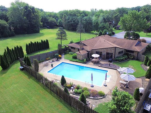 2nd image of 3961 Welcker Dr NE