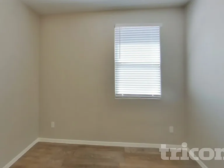 17307 W Monroe St — Photo 12