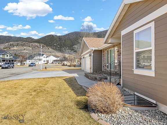 4th image of 6 Holly Ln