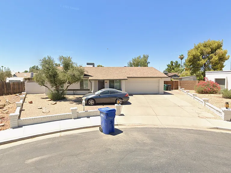 2156 S Beverly Cir — Photo 1