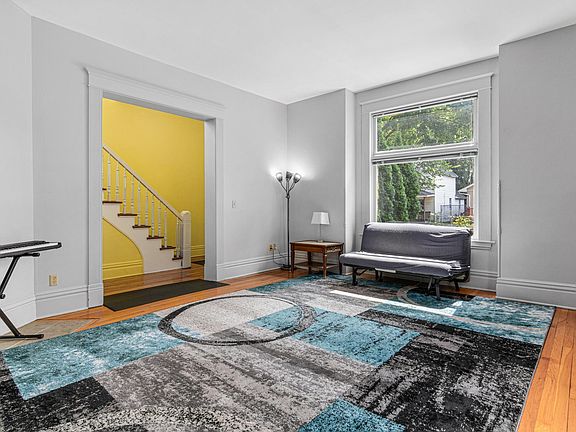3rd image of 553 Sherburne Ave