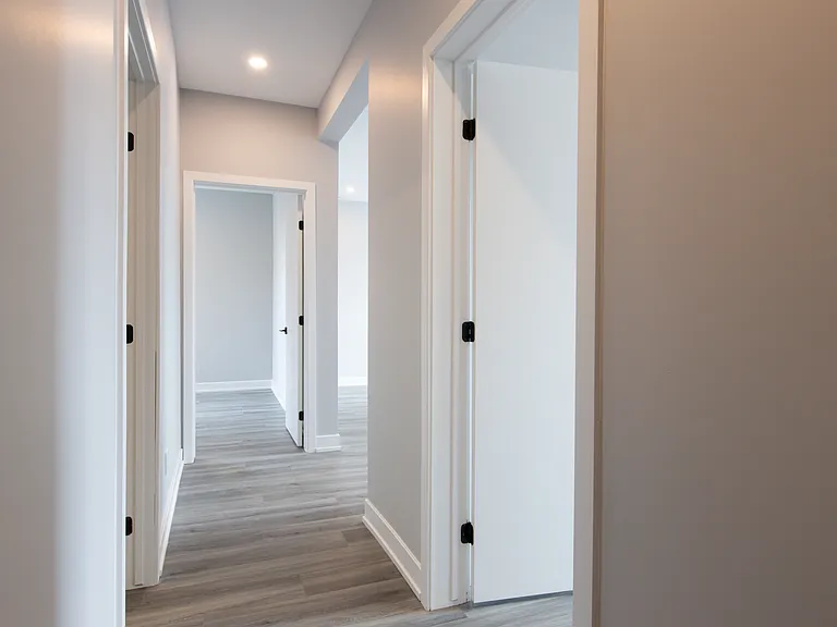 404 Elgin St — Photo 27