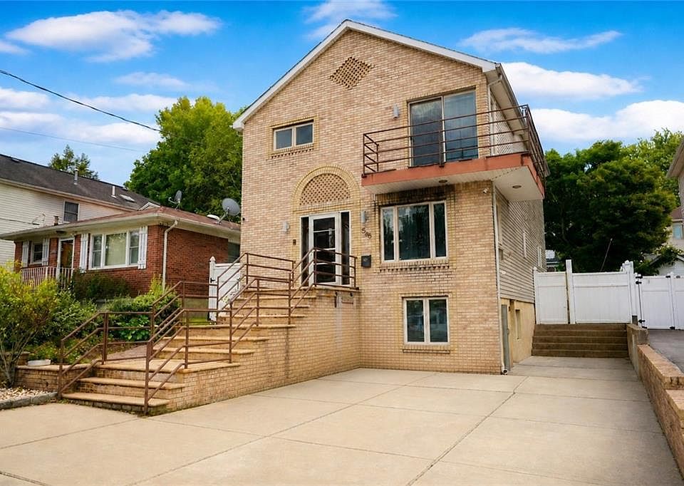 1st image of 598 Woolley Ave