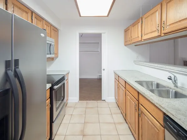 3980 Canada Way #27, Burnaby, BC V5G 1G7