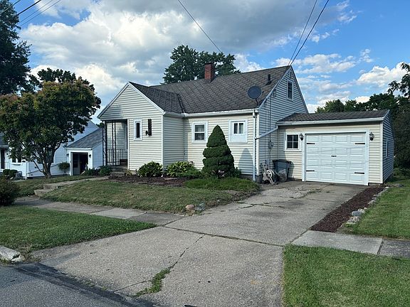 3rd image of 185 Sharon Ave