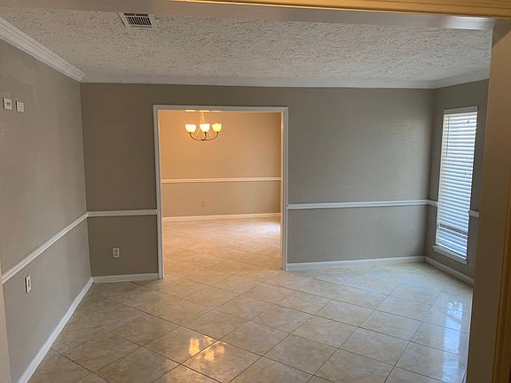 3rd image of 15522 Saint Cloud Dr