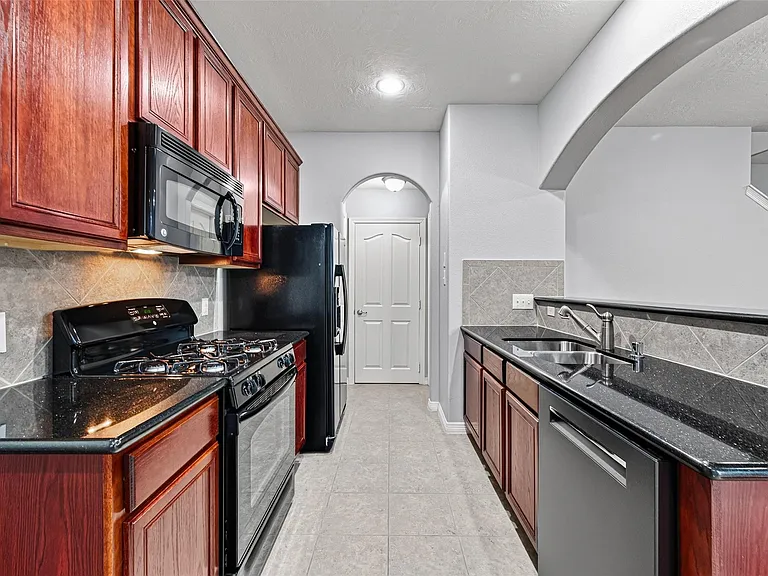 8910 Minola Oaks Dr — Photo 11