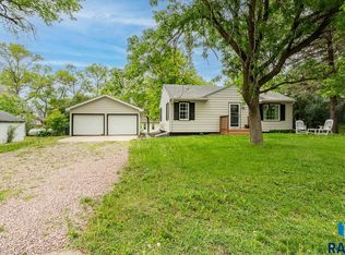 708 Southside Ave, Valley Springs, SD 57068